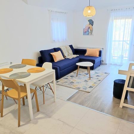 Arnyas Apartmanhaz Балатонлеле Екстериор снимка