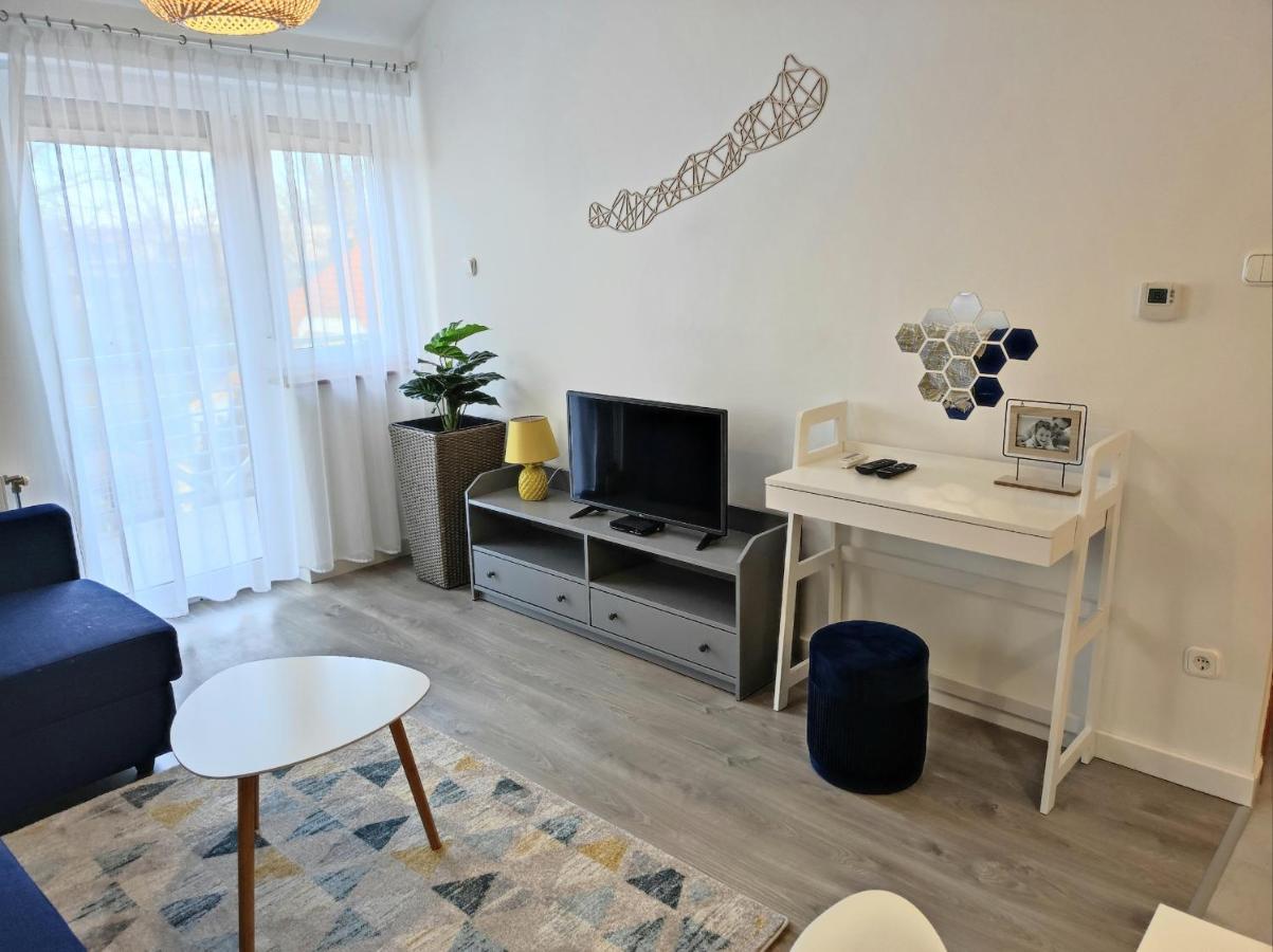 Arnyas Apartmanhaz Балатонлеле Екстериор снимка