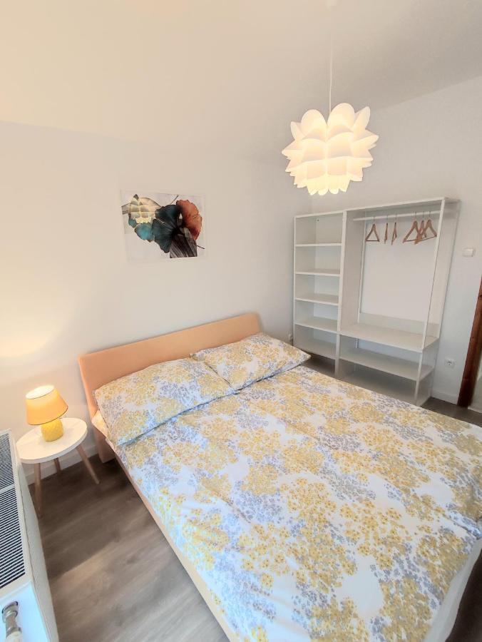 Arnyas Apartmanhaz Балатонлеле Екстериор снимка