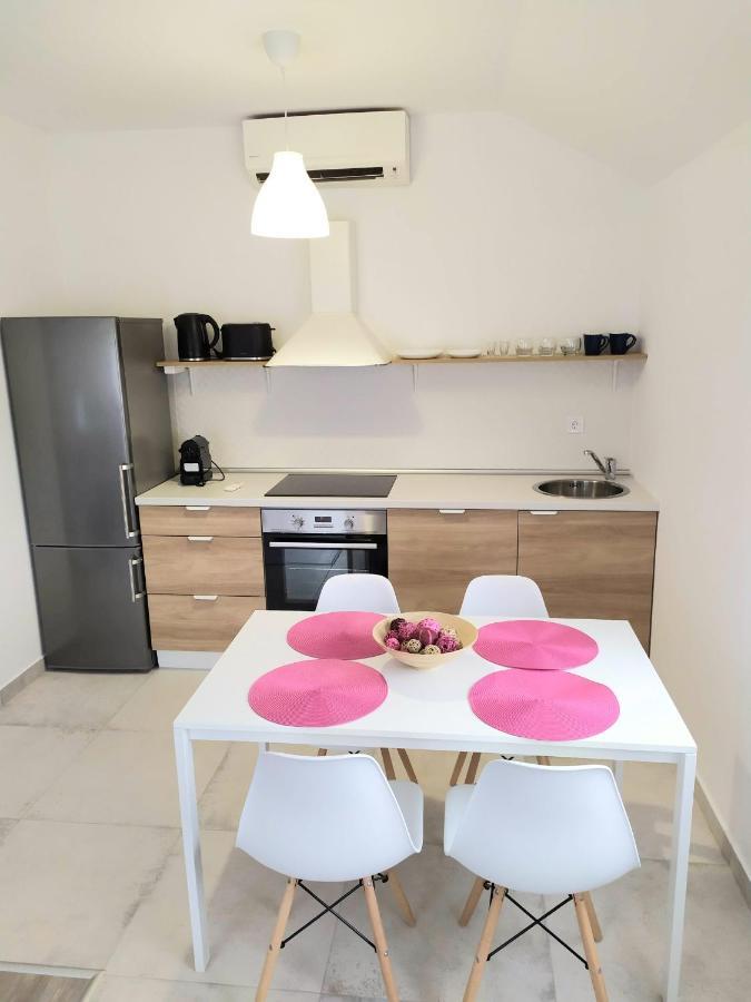 Arnyas Apartmanhaz Балатонлеле Екстериор снимка