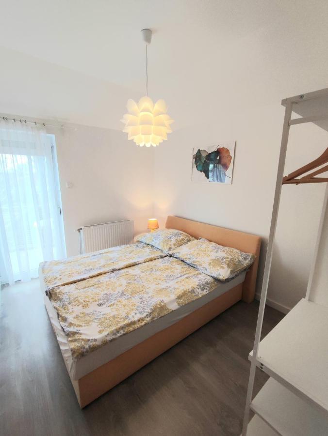 Arnyas Apartmanhaz Балатонлеле Екстериор снимка