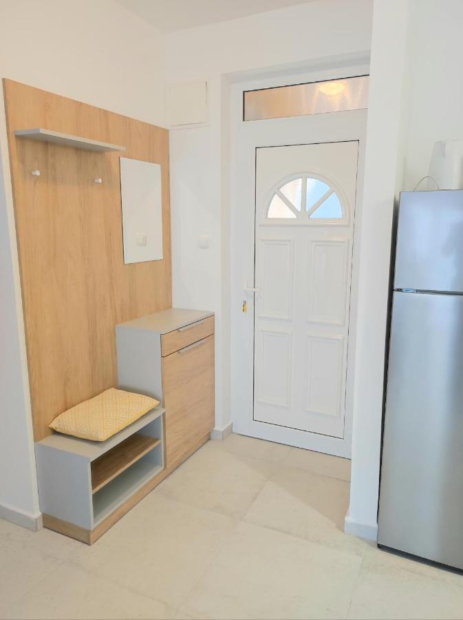 Arnyas Apartmanhaz Балатонлеле Екстериор снимка