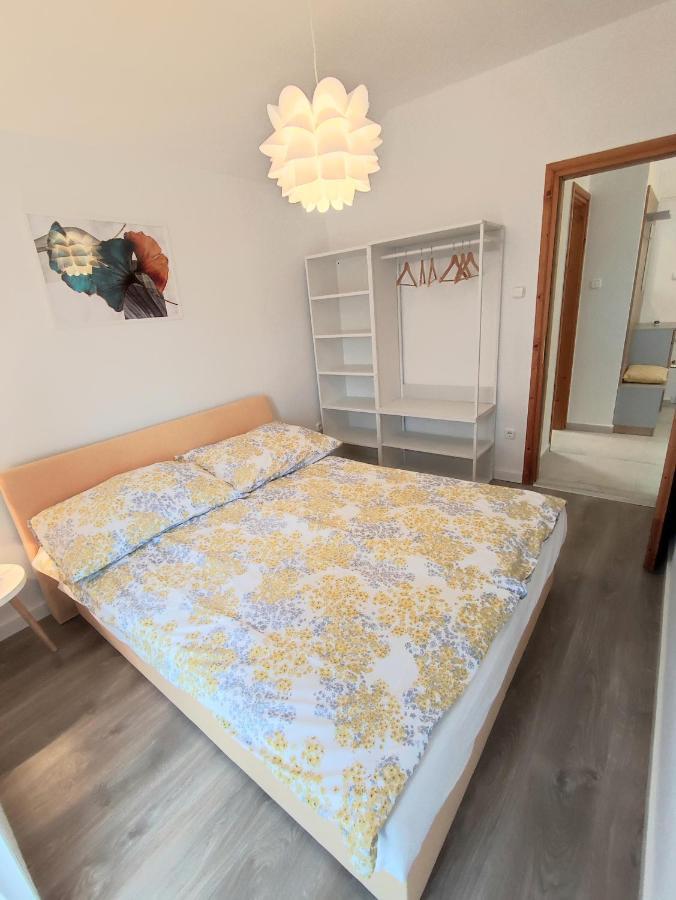 Arnyas Apartmanhaz Балатонлеле Екстериор снимка