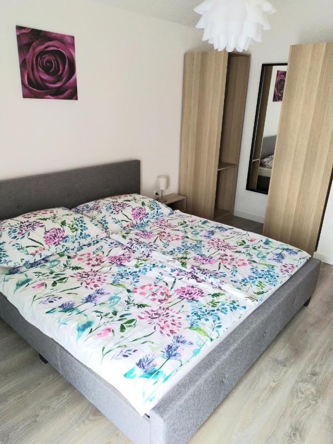 Arnyas Apartmanhaz Балатонлеле Екстериор снимка