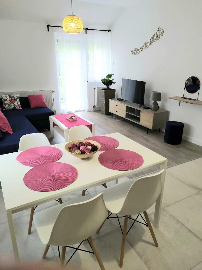 Arnyas Apartmanhaz Балатонлеле Екстериор снимка