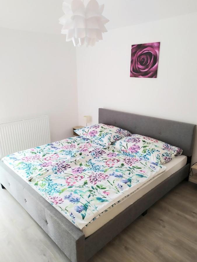 Arnyas Apartmanhaz Балатонлеле Екстериор снимка